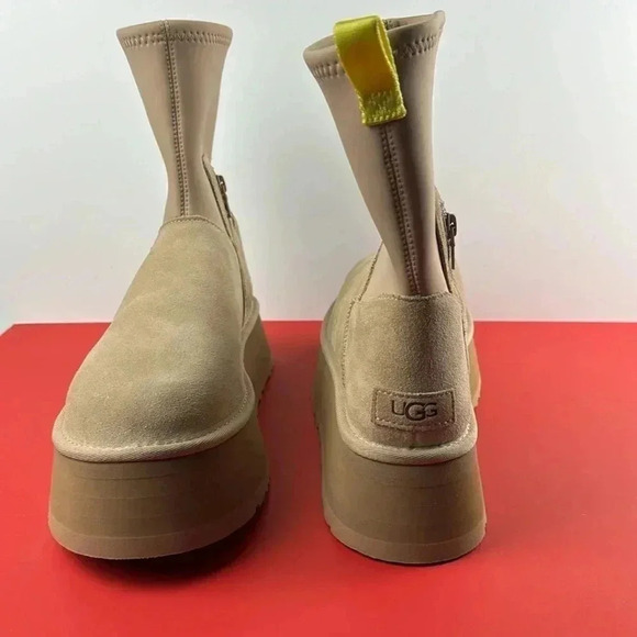 UGG Classic Dipper Sand Platform Suede Boots - 1144031 - Women's Size 10 NEW - Picture 4 of 7